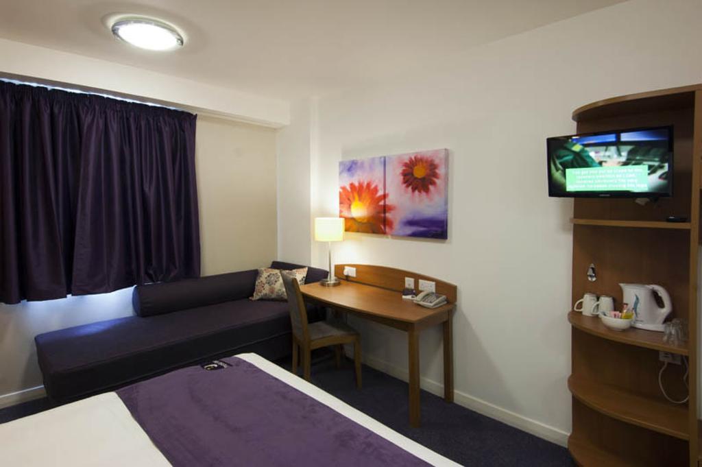 Premier Inn Glasgow City - George Square Exterior photo